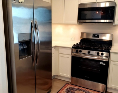 302 Bandit Cove Ct, Magnolia Texas 77354 Court - Photo Thumbnail 3