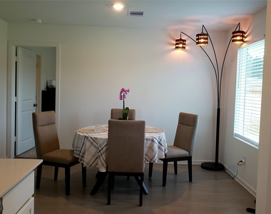 302 Bandit Cove Ct, Magnolia Texas 77354 Court - Photo Thumbnail 2