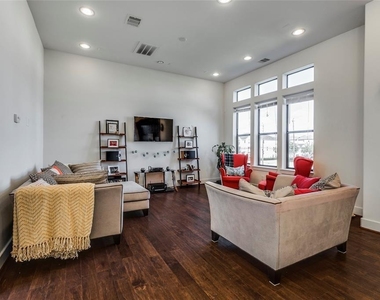 2612 Polk Street - Photo Thumbnail 7