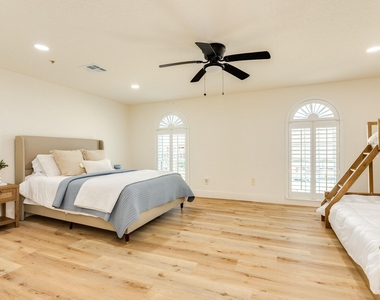 411 Sailfish Street - Photo Thumbnail 14