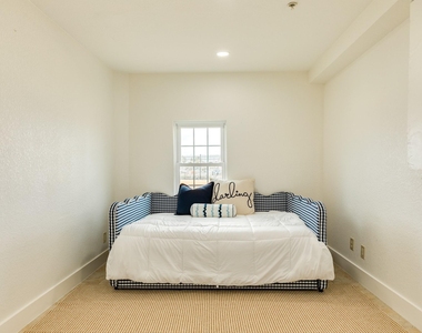 411 Sailfish Street - Photo Thumbnail 21