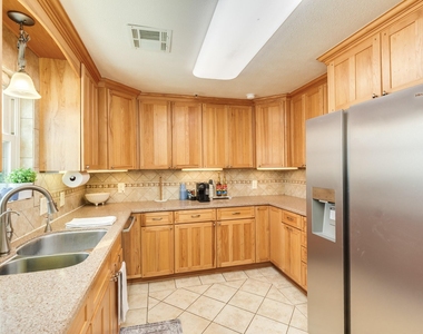 411 Sailfish Street - Photo Thumbnail 11