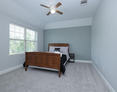 19 Canterborough Place - Photo Thumbnail 27