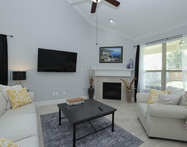 19 Canterborough Place - Photo Thumbnail 14