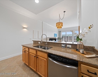 601 N Miramar Avenue - Photo Thumbnail 5