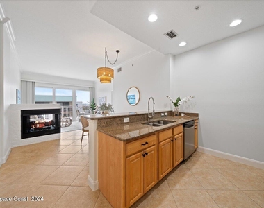 601 N Miramar Avenue - Photo Thumbnail 6