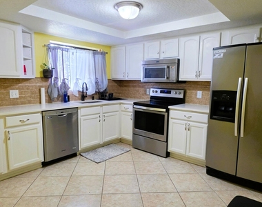 612 Cedar Side Circle Ne - Photo Thumbnail 6