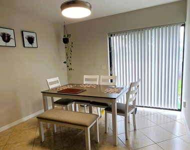 612 Cedar Side Circle Ne - Photo Thumbnail 4