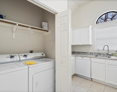2338 Bermuda Shores Drive - Photo Thumbnail 9