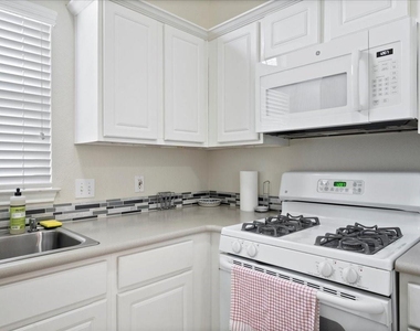 2338 Bermuda Shores Drive - Photo Thumbnail 8