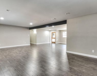 9006 Dunlap Street - Photo Thumbnail 15