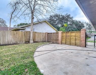 9006 Dunlap Street - Photo Thumbnail 3