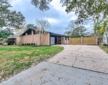 9006 Dunlap Street - Photo Thumbnail 2