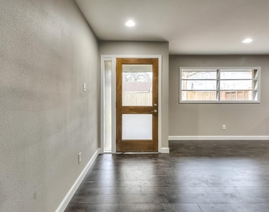 9006 Dunlap Street - Photo Thumbnail 4
