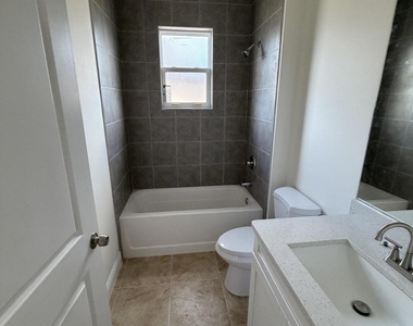 1677 Javier Street Se - Photo Thumbnail 5