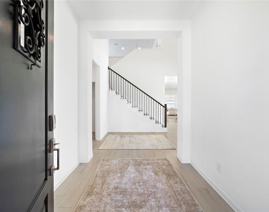 2239 Ginger Trail Lane - Photo Thumbnail 2