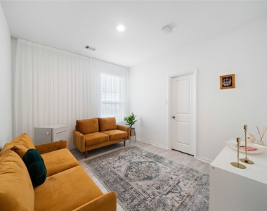 2239 Ginger Trail Lane - Photo Thumbnail 11