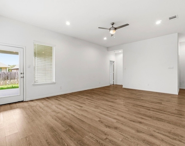1376 Grays Gully - Photo Thumbnail 13