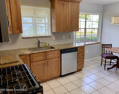 731 John Carroll Lane - Photo Thumbnail 7
