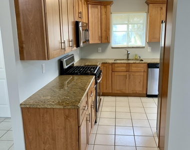 731 John Carroll Lane - Photo Thumbnail 5