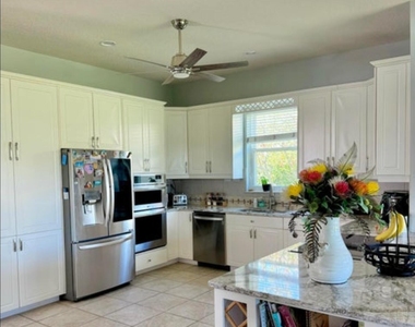 8006 Bradwick Way - Photo Thumbnail 2