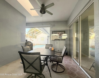 8006 Bradwick Way - Photo Thumbnail 4