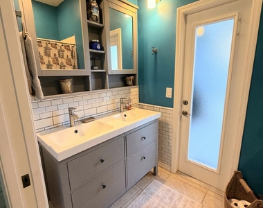 8006 Bradwick Way - Photo Thumbnail 11