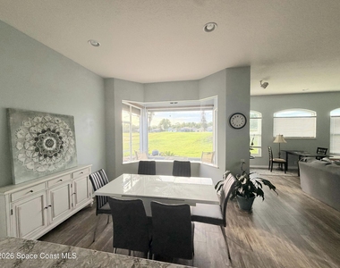 8006 Bradwick Way - Photo Thumbnail 5