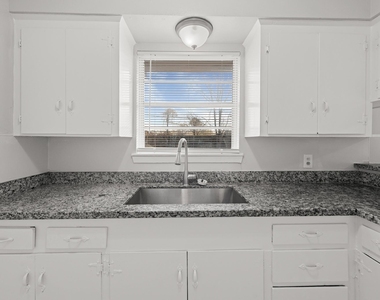 11218 Rebel Road - Photo Thumbnail 6
