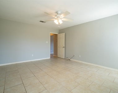 140 Lakewood Drive - Photo Thumbnail 24