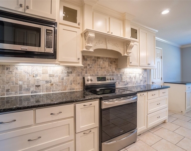 140 Lakewood Drive - Photo Thumbnail 14