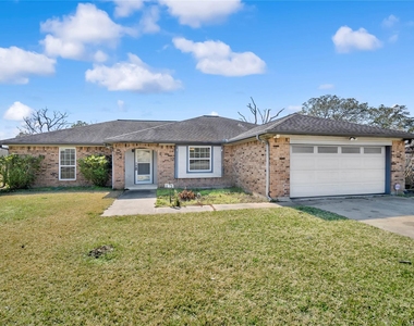 140 Lakewood Drive - Photo Thumbnail 6