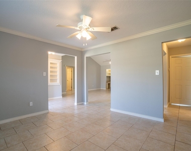 140 Lakewood Drive - Photo Thumbnail 11