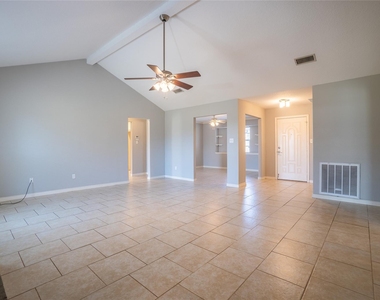 140 Lakewood Drive - Photo Thumbnail 10