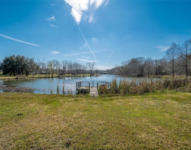 140 Lakewood Drive - Photo Thumbnail 36