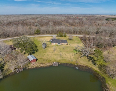 140 Lakewood Drive - Photo Thumbnail 3