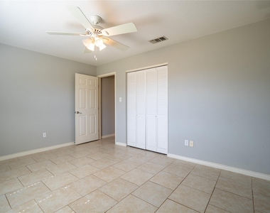 140 Lakewood Drive - Photo Thumbnail 32