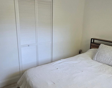 581 Oxford Avenue - Photo Thumbnail 14