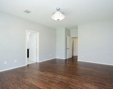 10314 Cliff Haven Court - Photo Thumbnail 17