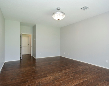 10314 Cliff Haven Court - Photo Thumbnail 24
