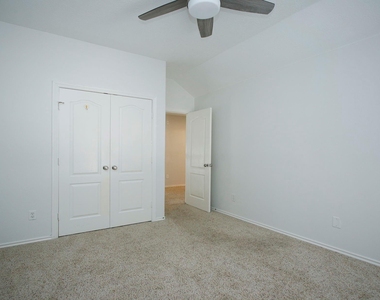 10314 Cliff Haven Court - Photo Thumbnail 23