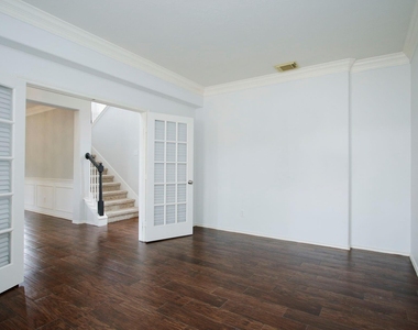 10314 Cliff Haven Court - Photo Thumbnail 19