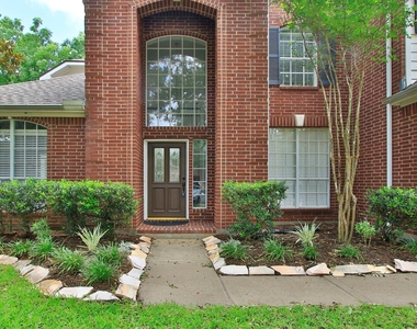 10314 Cliff Haven Court - Photo Thumbnail 2