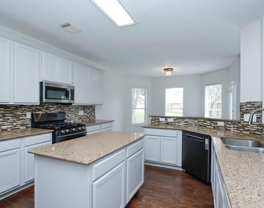 10314 Cliff Haven Court - Photo Thumbnail 11