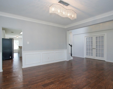 10314 Cliff Haven Court - Photo Thumbnail 5