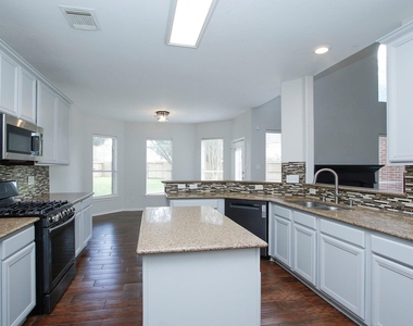 10314 Cliff Haven Court - Photo Thumbnail 12