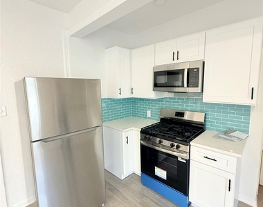 3417 Wisconsin Street - Photo Thumbnail 4