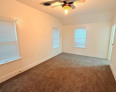 3417 Wisconsin Street - Photo Thumbnail 9