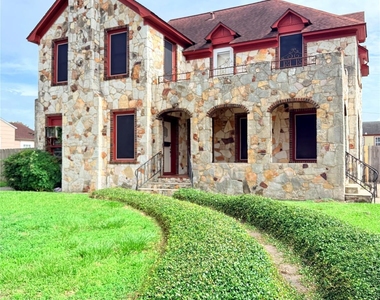 3417 Wisconsin Street - Photo Thumbnail 2