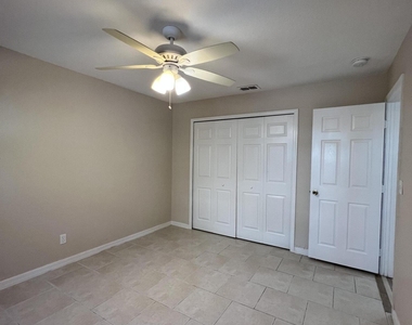 220 Columbia Drive - Photo Thumbnail 7